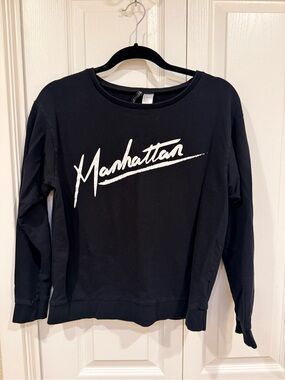 H&M Divided Manhattan Graphic Pullover - Size M